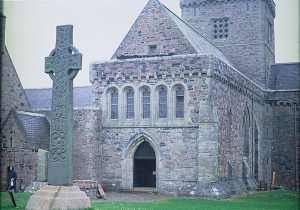 Iona Abbey (9K)