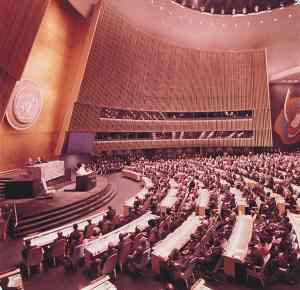 The Pope at the UN (11K)